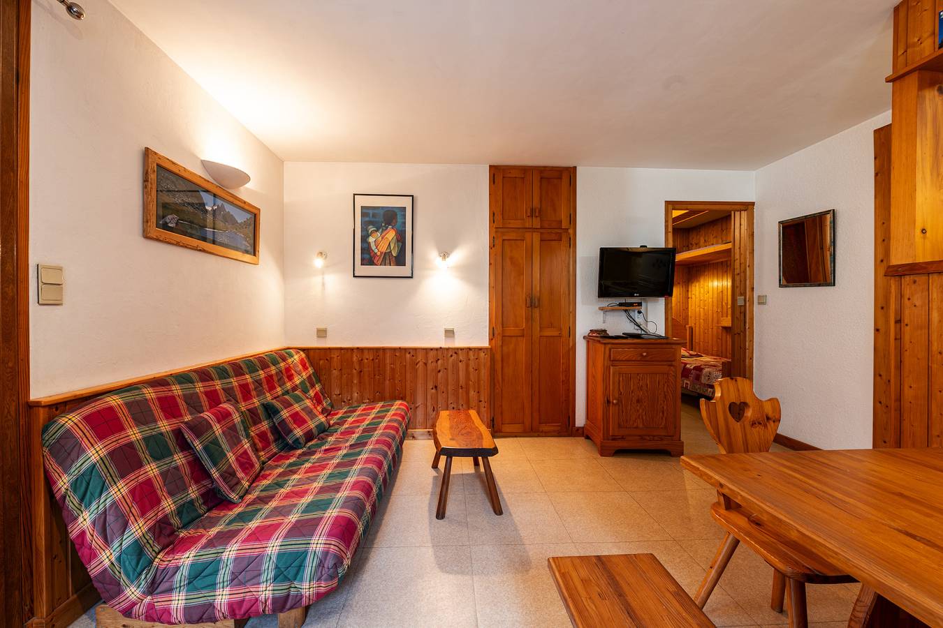 Appartement entier, Appartement 'La Bévéria 5' avec terrasse privée et jardin partagé in Pralognan-la-Vanoise, Parc National de la Vanoise