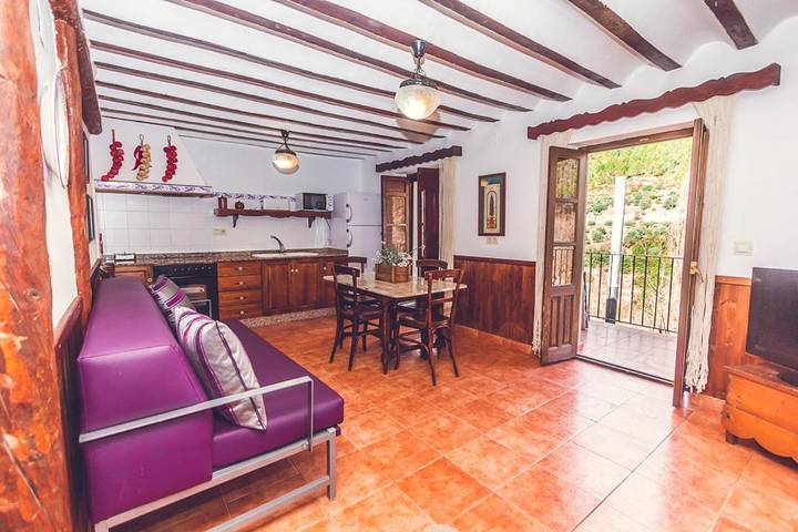 Casa rural para 6 personas, con vistas y jardín en Molinicos - 3
