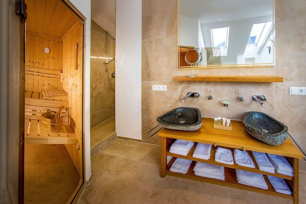 Ganze Wohnung, Alpine Chalet 2 ***** Naturally beautiful holiday in Wallgau, Walchensee