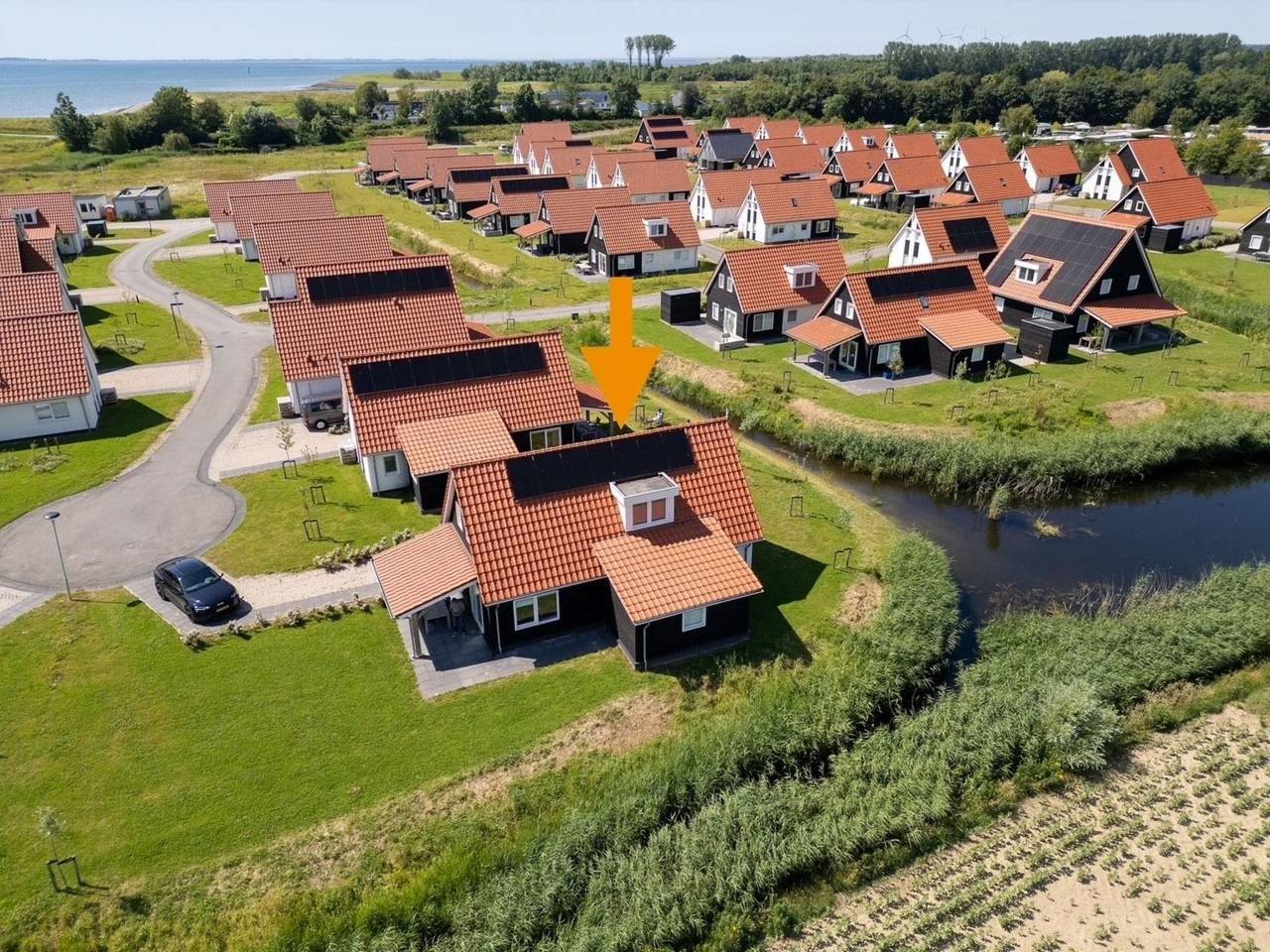 Luxury villa on the Eastern Scheldt with sauna and stunning views. in Scherpenisse, Niederländische Nordsee
