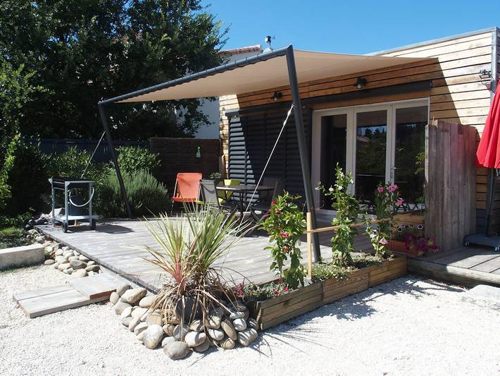 Gîte pour 2 personnes, avec jardin ainsi que terrasse et piscine