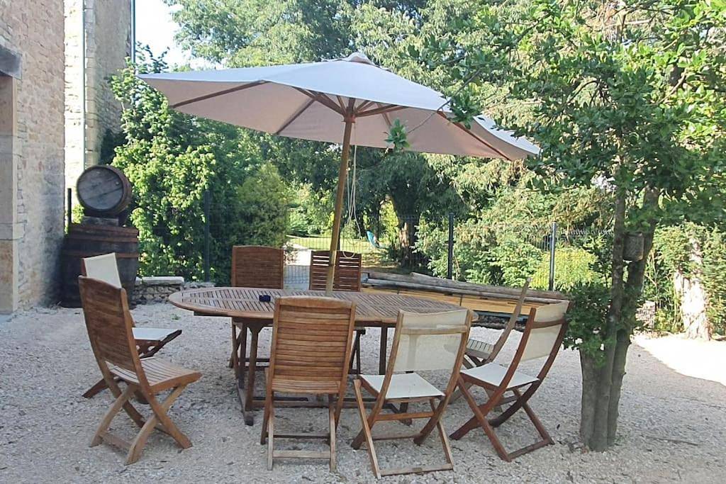 Appartement entier, Four-Bedroom Apartment in Tournus, Région de Mâcon