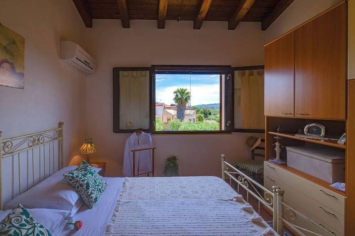 Apartamento entero, Gambo Verde, apartamento en villa con jardín y maravillosa vista panorámica. in Sciacca, Provincia de Agrigento