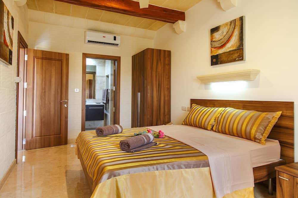 Private Villa with Indoor Heated Jacuzzi in Gharb, Gozo