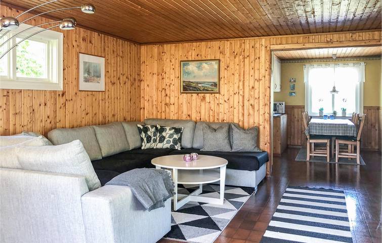 Hus för 8 Personer med terass in Svanhalla, Svenska Östersjön