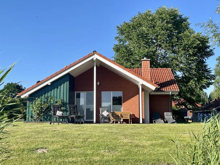 Ferienhaus für 4 Personen, mit Terrasse und Garten in Otterndorf