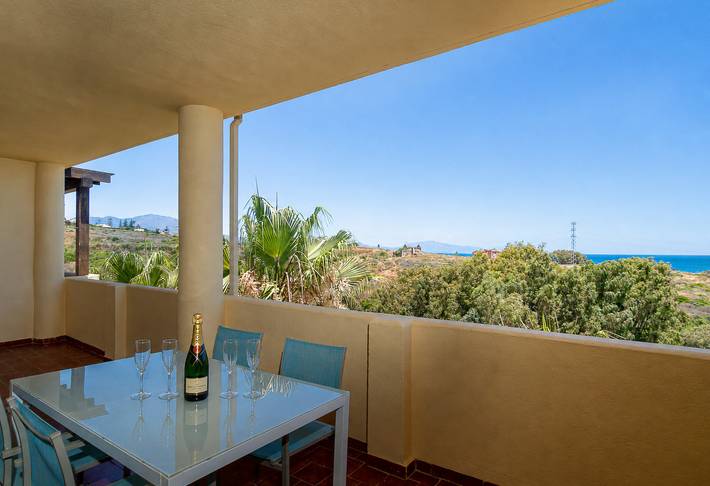 Ferienwohnung für 4 Personen, mit Terrasse und Pool sowie Ausblick