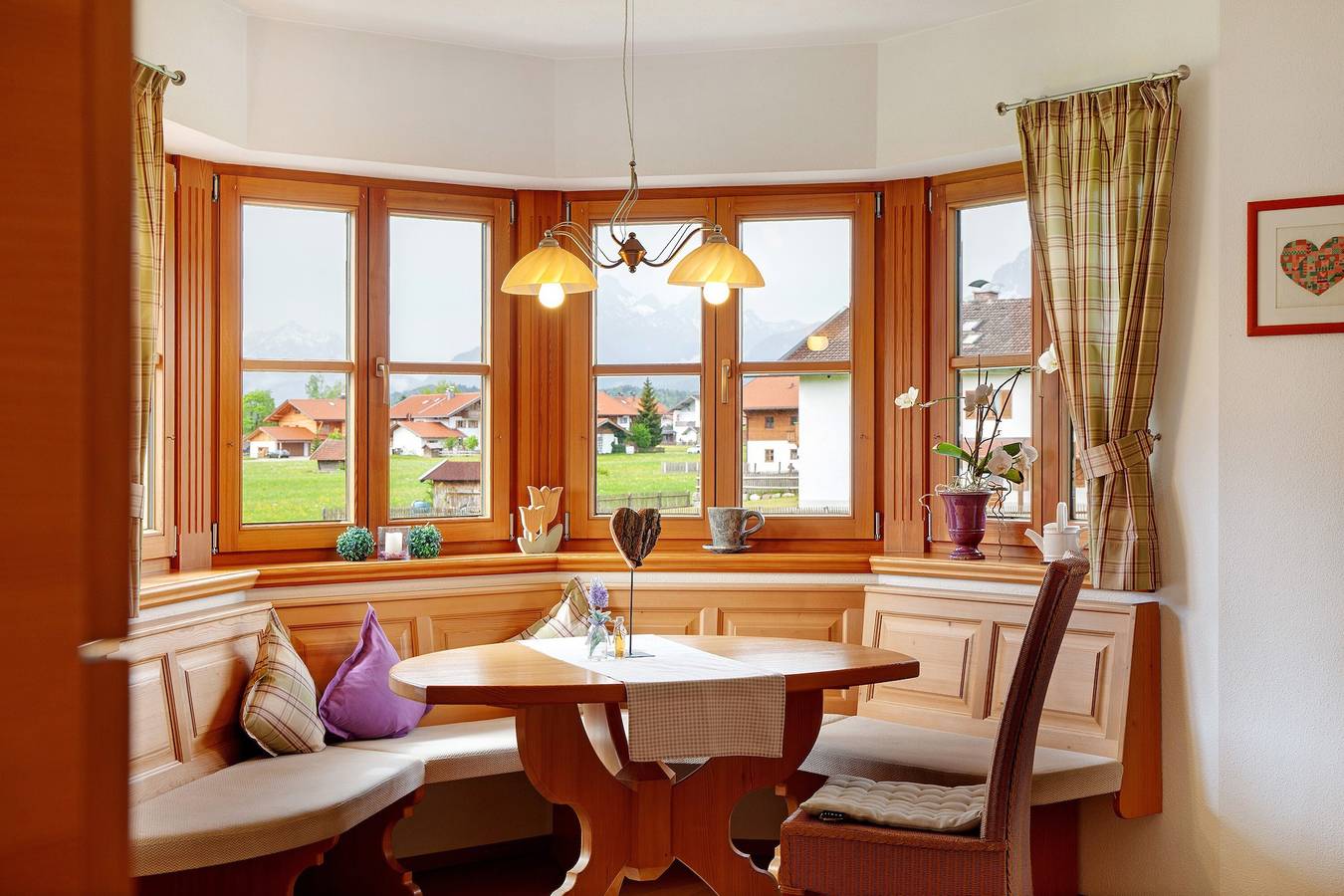 Ganze Wohnung, Ferienwohnung 'Landhaus Bergkulisse' mit Bergblick, Gemeinschaftsterrasse und Wlan in Wallgau, Walchensee