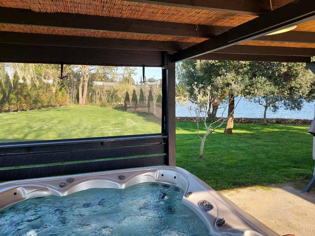 Beach House Ive, romantische Flucht, Jacuzzi, Pool, Meer in Pomer, Südküste Istrien