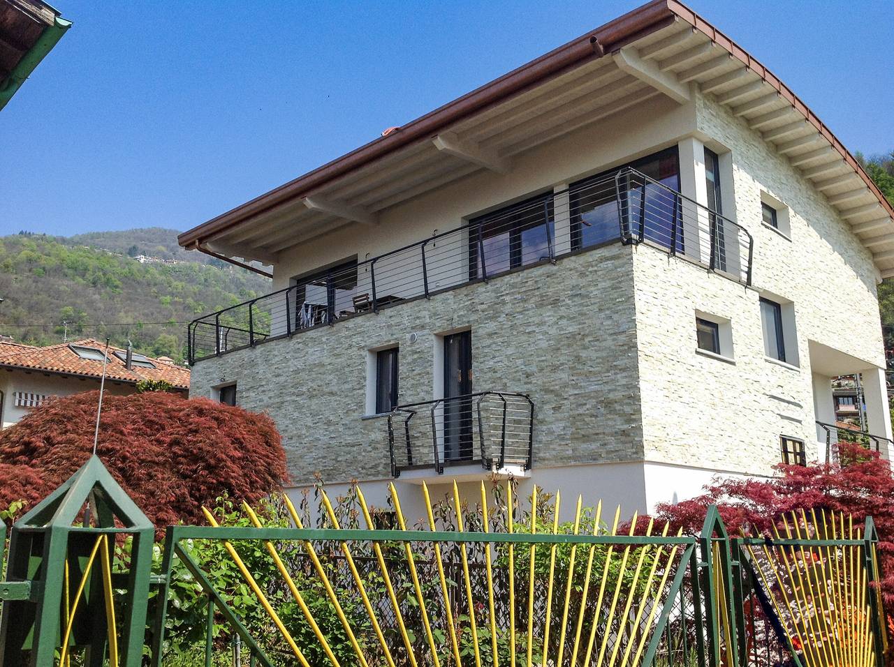 Geheel appartement, Vakantieappartement voor 4 personen met uitzicht op het meer in Maccagno, Maccagno con Pino e Veddasca
