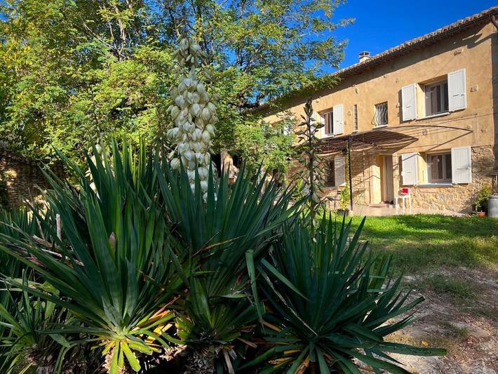 Gîte pour 2 personnes, avec jardin ainsi que terrasse et vue à Saint-Christol-de-Rodières