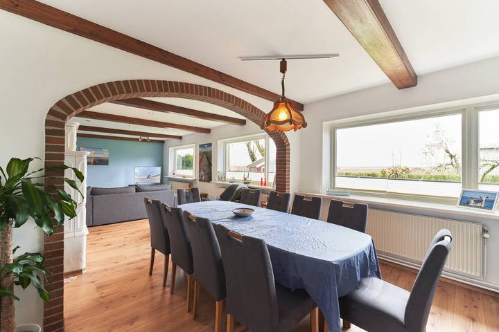 Ferienwohnung für 10 Personen, mit Terrasse und Garten sowie Ausblick
