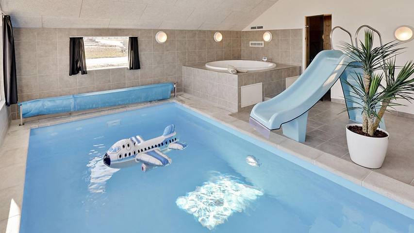 Ferienhaus für 14 Personen, mit Terrasse und Garten sowie Sauna