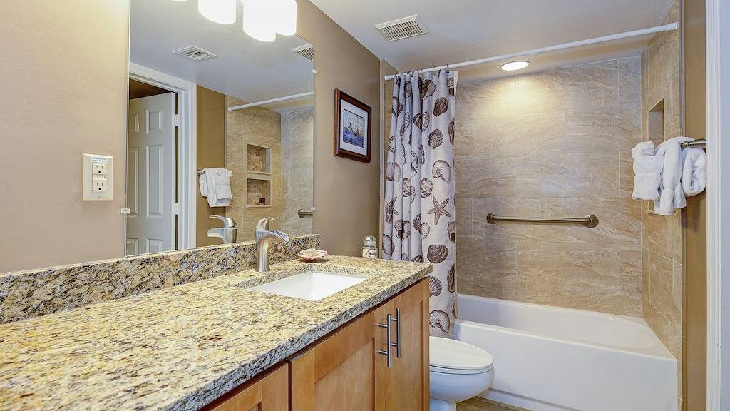 Ganze Wohnung, Luxuriöse Küstenlinienwohnung + Pool & Strand + Nähe Zu Tauchen / Schnorchelboote! in Tavernier, Monroe County