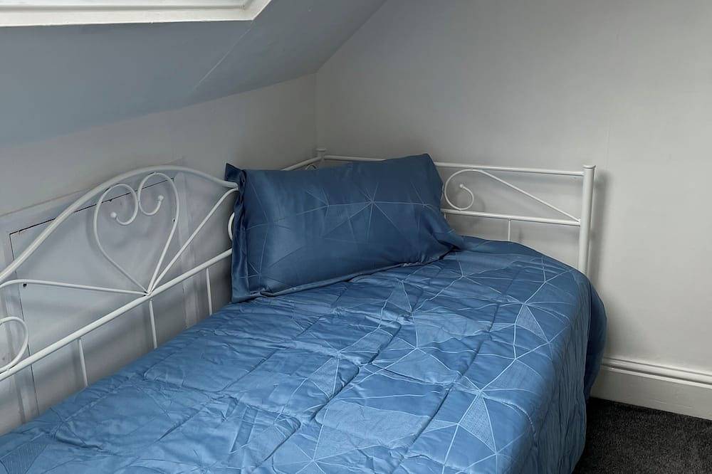 New Bilton House\n2 bedroomed close to town centre in Warwickshire