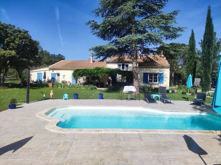 Maison d’hôte pour 2 personnes, avec Balcon et Terrasse ainsi que Jardin et Piscine à Pourrières