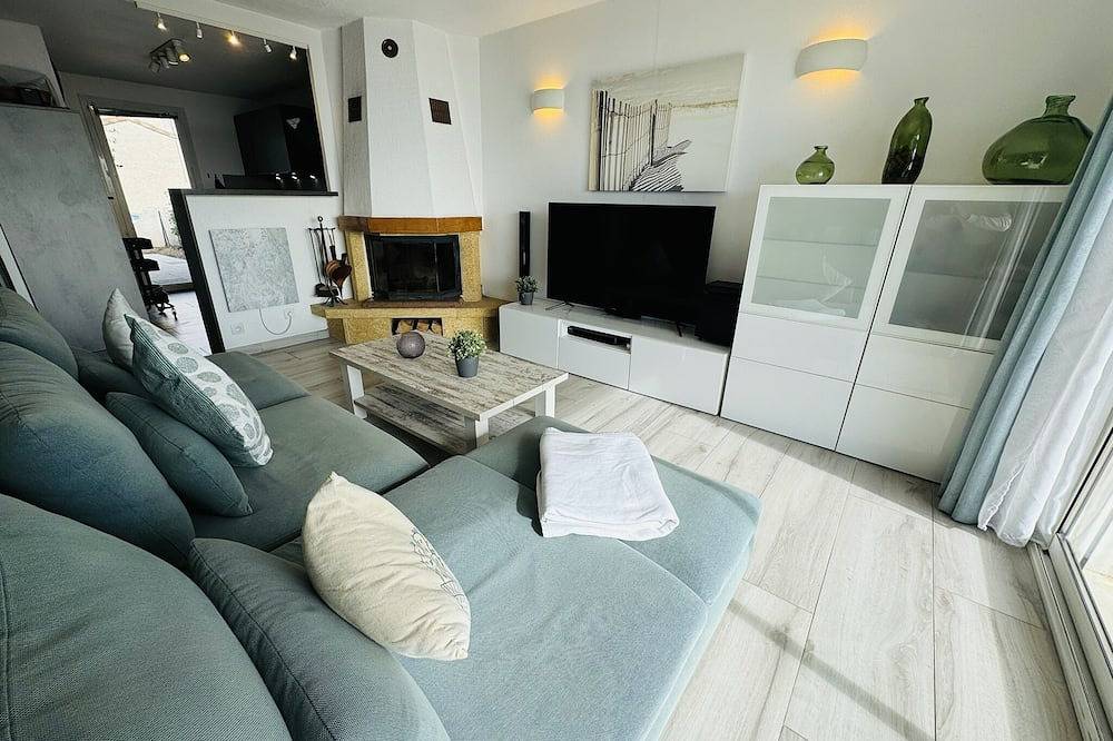 Großzügiges  Exklusiv-Ferienhaus in Traumlage direkt am Strand mit tollem Blick in Gruissan (Ville), Gruissan