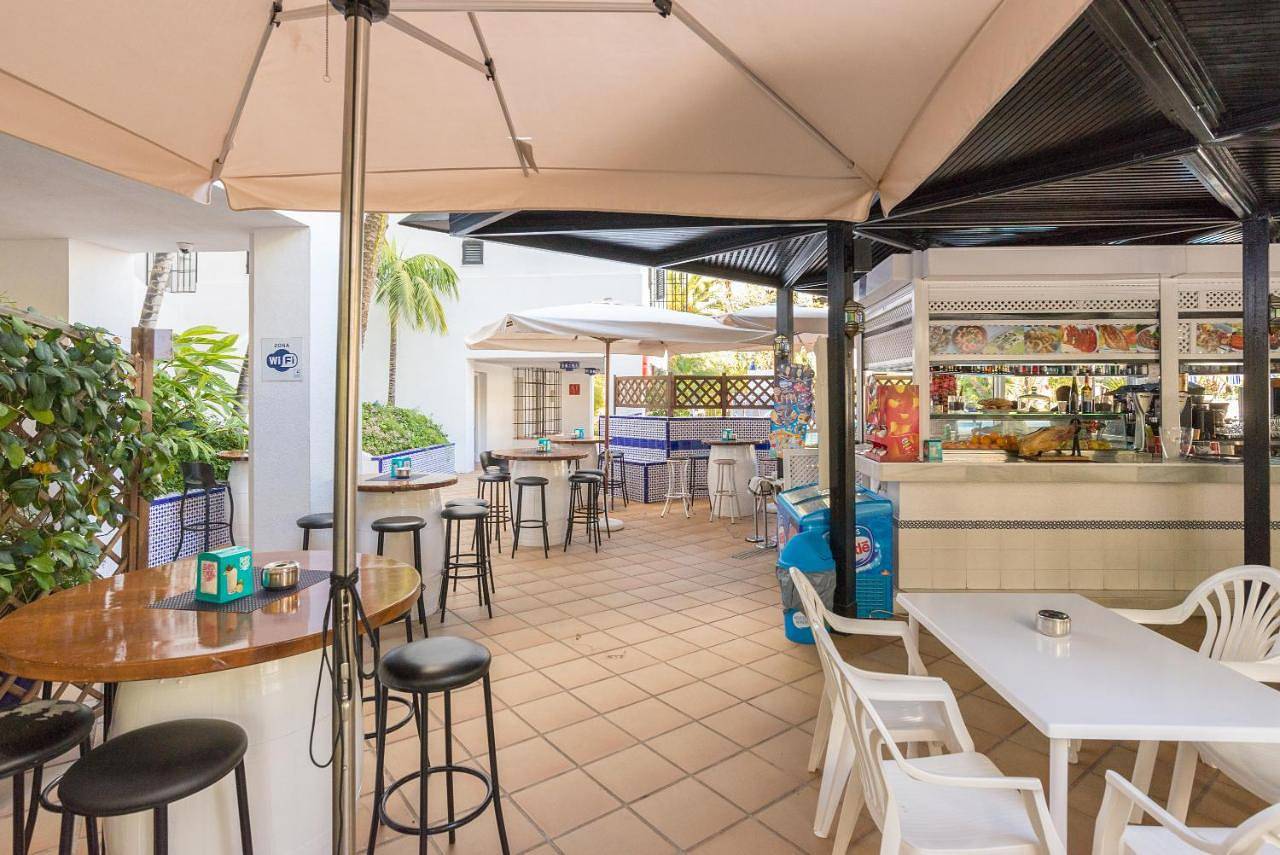 Aparthotel para 5 personas con piscina in Marbella Este, Marbella