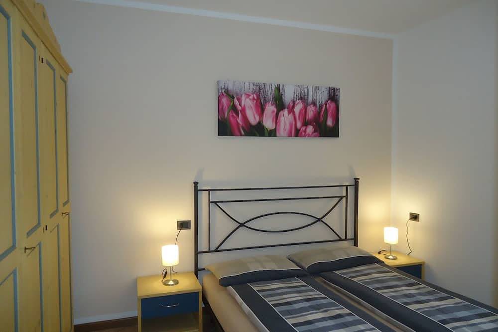 Geheel appartement, Voor 3-4 personen, slechts 200m van het meer / strand, met tuin, grill in Idro, Garda Bergen