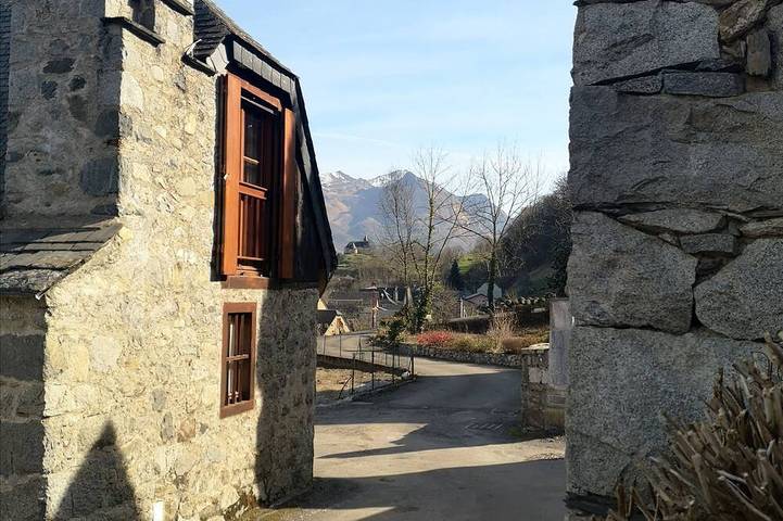 Location de vacances pour 2 personnes, avec Jardin à Saint-Savin (Hautes-Pyrénées)