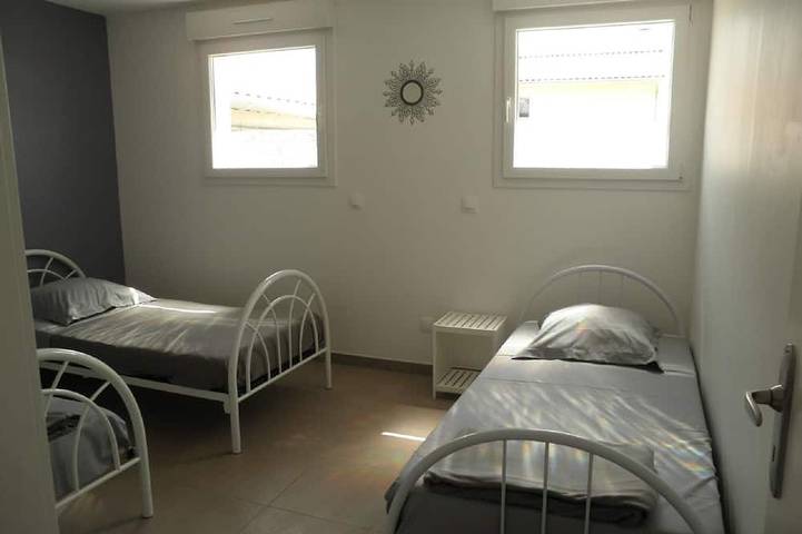 Location de vacances pour 14 personnes, avec terrasse à Saint-Étienne-des-Oullières - 3