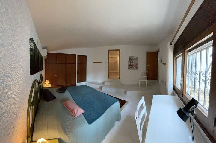 Exclusive Villa, Prime Seafront, with Sea View, Garden & Bbq, 300 m from beach in Platja de l'Arenal (Vandellòs i l'Hospitalet de l'Infant), Vandellòs i l'Hospitalet de l'Infant