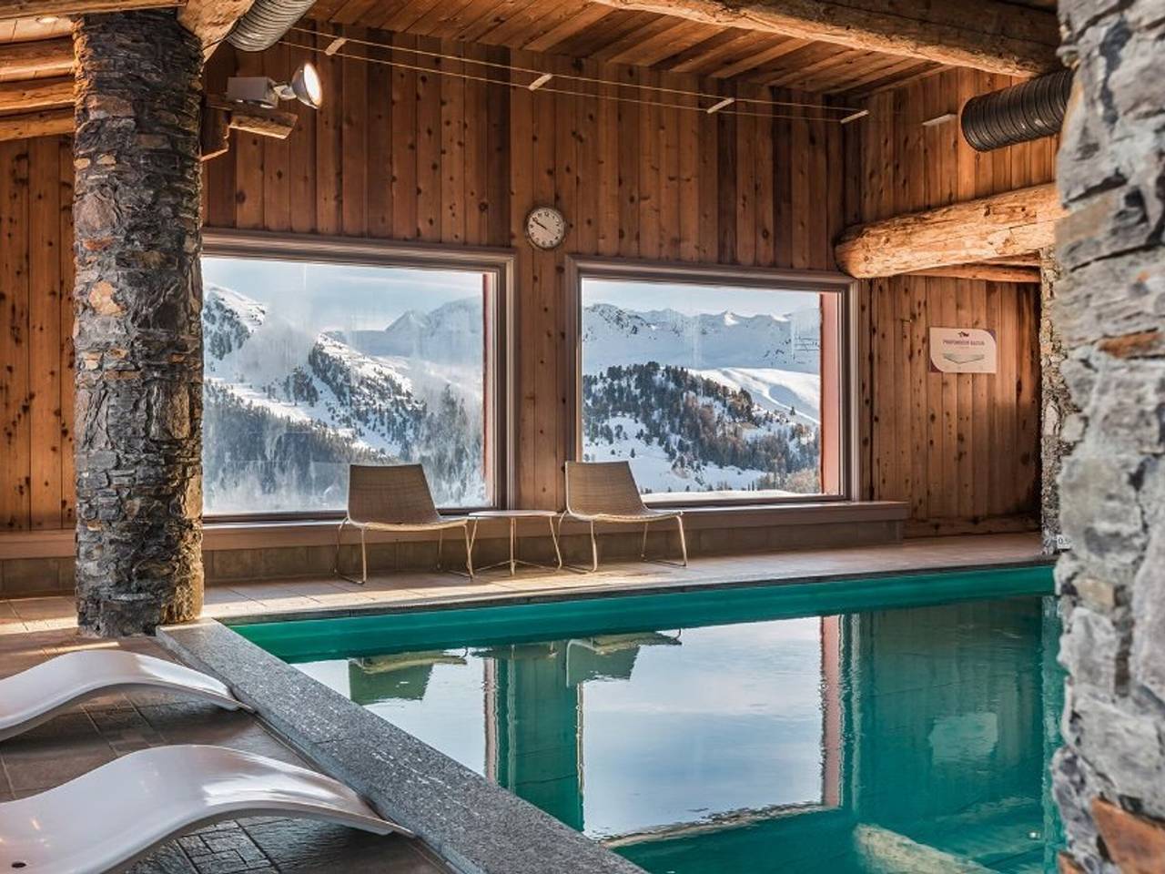 Appartement entier, Appartement moderne à Plagne Aime 2000 avec piscine et parking couvert in Aime 2000, Aime-la-Plagne