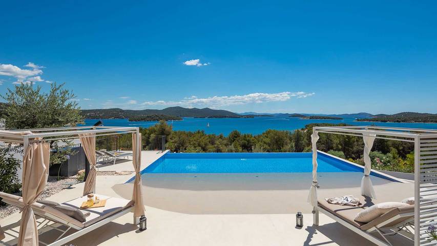 Location de vacances pour 10 personnes, avec terrasse et piscine à Tisno - 3