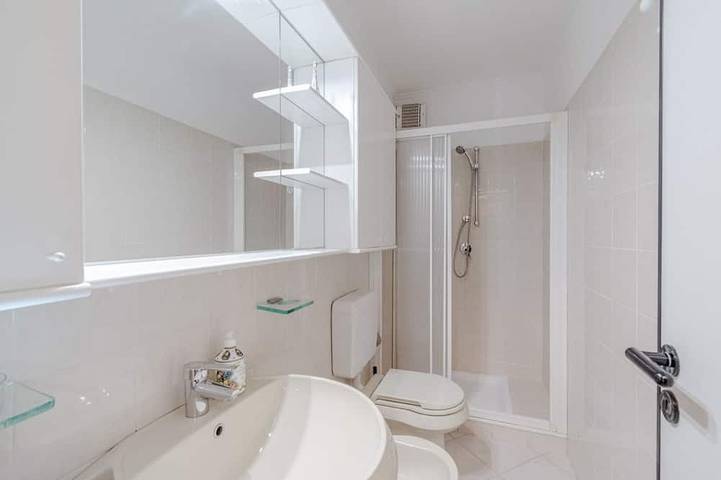 Appartamento intero, GuestHost - Bandiera Blu Guesthouse in Bagni Jolanda, Moneglia