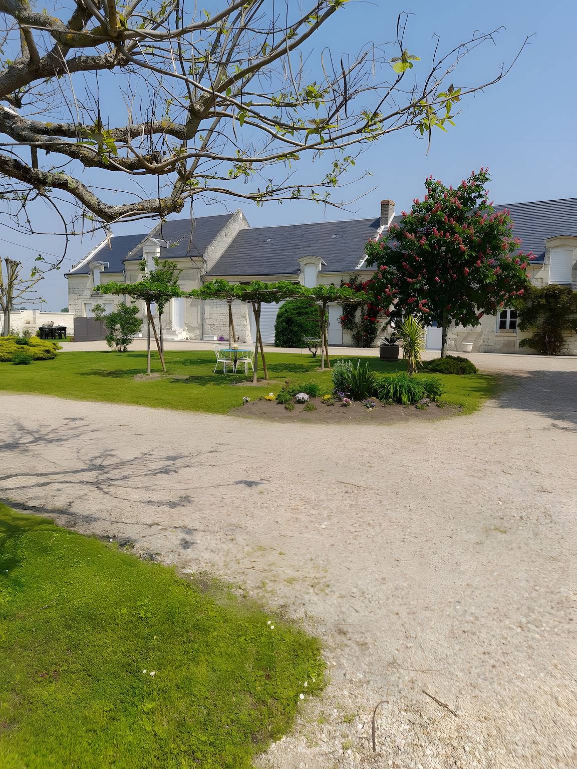 Maison de vacances « Gîte Chez Le Vigneron » avec terrasse privée, Wi-Fi et climatisation in Savigny-en-Véron, Vallée de la Loire