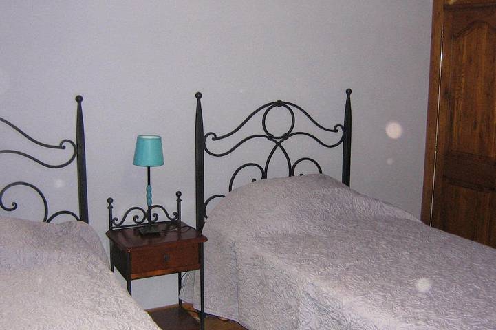 Gîte pour 10 personnes, avec jardin et terrasse à Rieupeyroux - 4