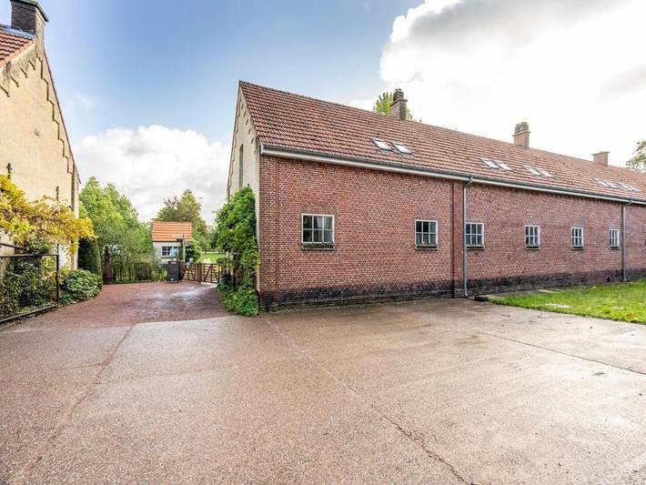 Location de vacances pour 8 personnes, avec jardin à Hoogstraten