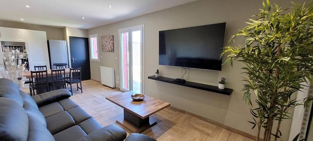 Location de vacances pour 6 personnes, avec jacuzzi et sauna ainsi que piscine et jardin à Sauchay - 4