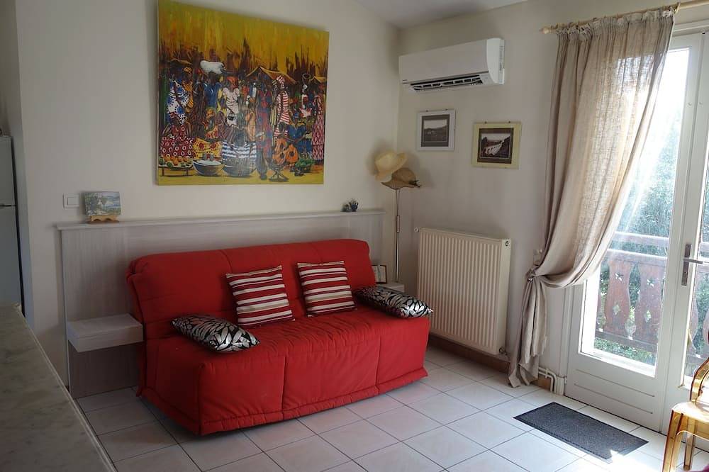 Ganze Wohnung, Großes Studio Klimatisiert, Unabhängige Villa mit Garten, vorausgesetzt, Tranquility in Avignon, Vaucluse