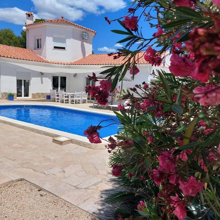 Villa pour 8 personnes, avec piscine ainsi que vue et jardin, adapté aux familles à Calafat - 3