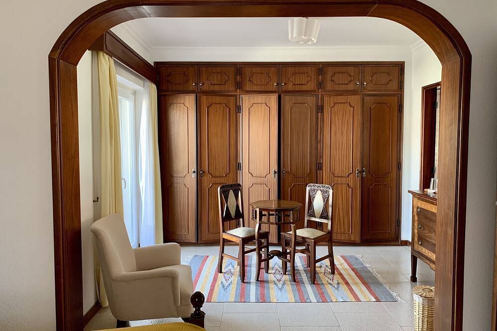 Familiare-Super lusso-Bagno in camera-Balcone-Sintra room in Cascais e Estoril, Costa de Lisboa
