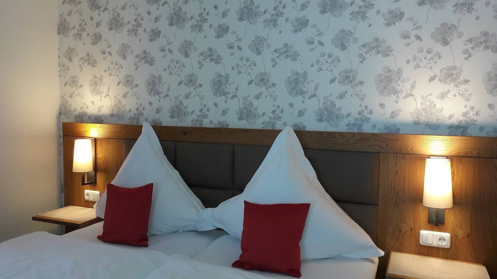 Zimmer 'Typ C Komfort-Doppelzimmer Mit Balkon' mit Gemeinschaftsterrasse und Wlan in Medebach, die Mittelgebirge