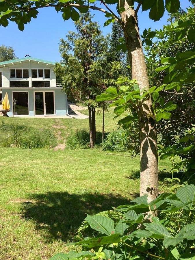 Ferienhaus für 2 Personen, mit Balkon und Whirlpool sowie Terrasse und Garten in Burgthann