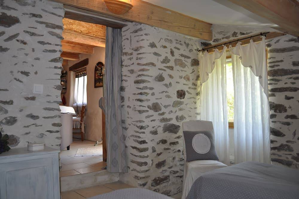 \"Le Mazet\" Gîte dans maison de carractère du Xviiième Jardin, piscine in Chamborigaud, Parc national des Cévennes