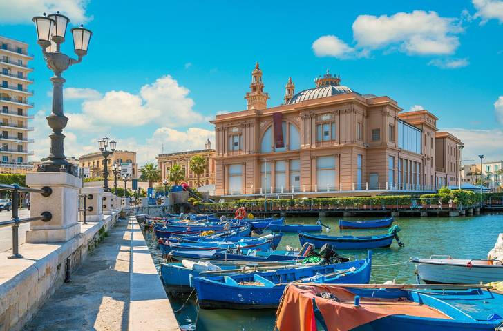 Apartment 'Cognetti Room 2' with Wi-Fi and Air Conditioning in Bari, Bari Province