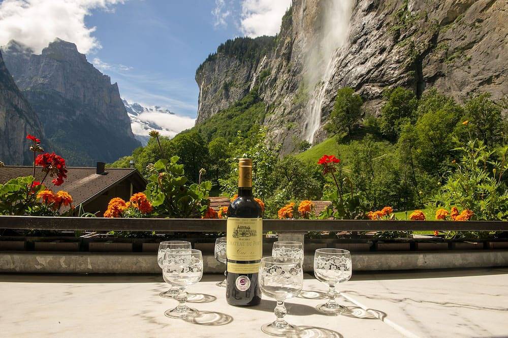 Ganze Wohnung, Geräumige, 2 Balkone mit Blick auf Wasserfall, Berge, Fluss-Vermietung in neue in Lauterbrunnen, Grindelwald und Umgebung