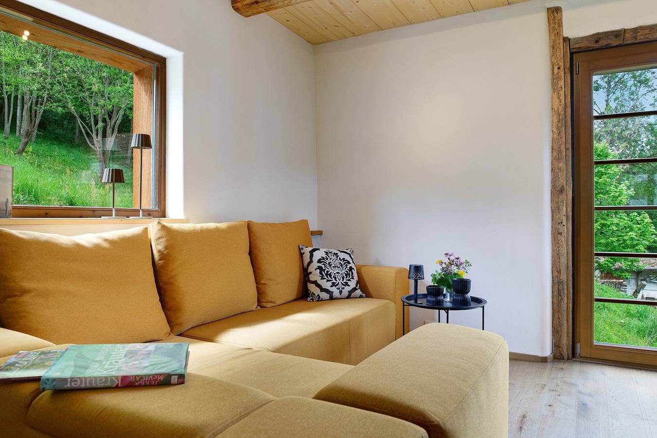 Entire apartment, See'leblick im Häusle – Holiday Apartment at Hofgut Heiligenberg in Heiligenberg, Region Bodensee-Oberschwaben