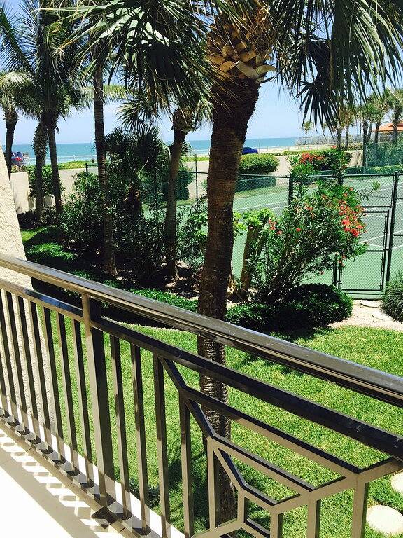 Vacation rental for 5 people, with sauna and hot tub as well as yard in Vero Beach