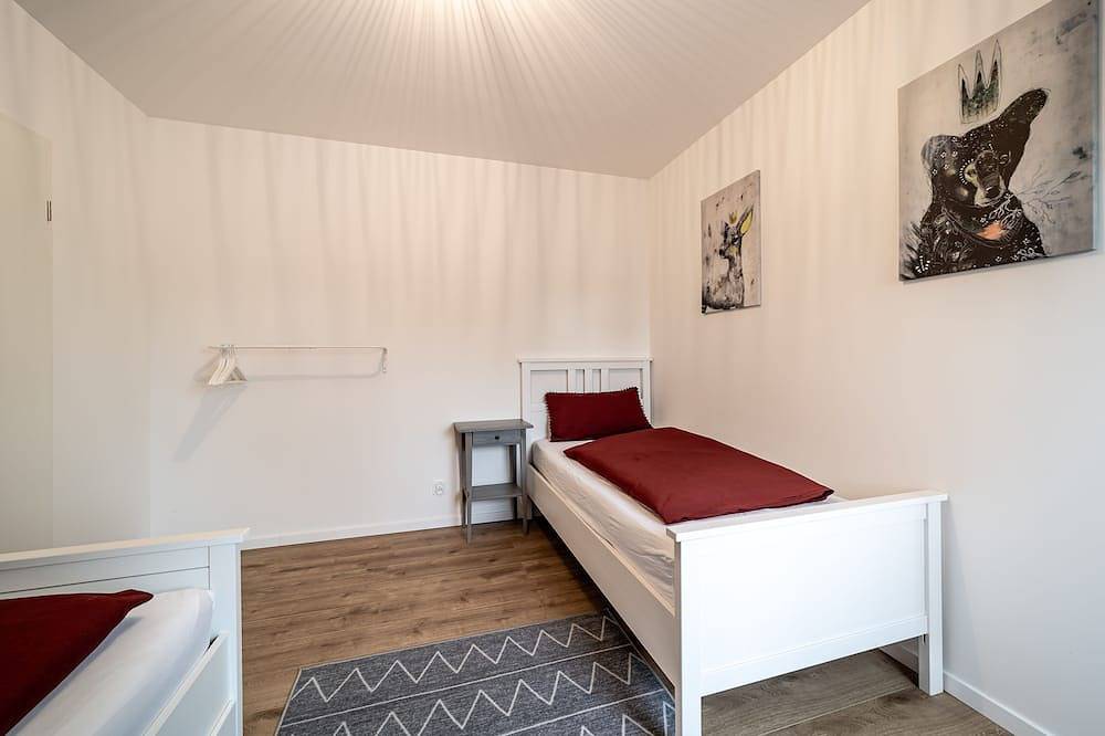 Ebenerdige, moderne Ferienwohnung mit viel Platz für die ganze Familie. in Westerhausen, Thale