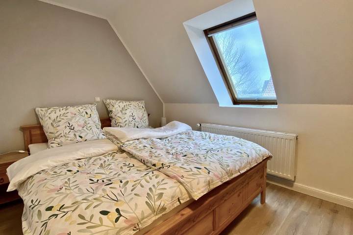 Ganze Wohnung, Ferienwohnung Diddi" mit Balkon und Wi-Fi in Enge-Sande, Grünes Binnenland