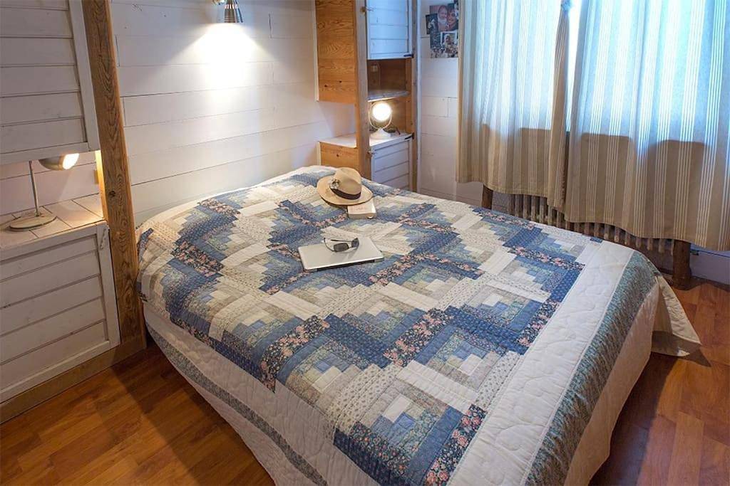 Two-Bedroom House in Fourques, Côte méditerranéenne (France)