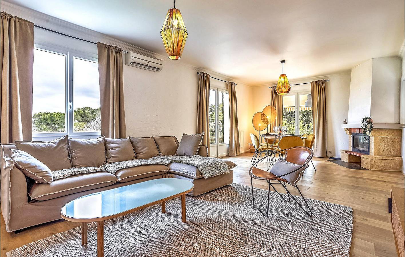 Appartement confortable avec piscine et parking, à 2 km du centre-ville in Connaux, Région de Nîmes