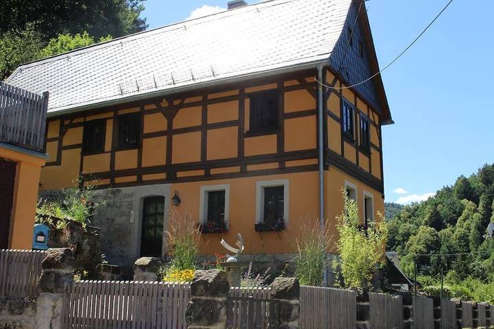 Ferienwohnung für 6 Personen, mit Terrasse und Sauna in Krippen