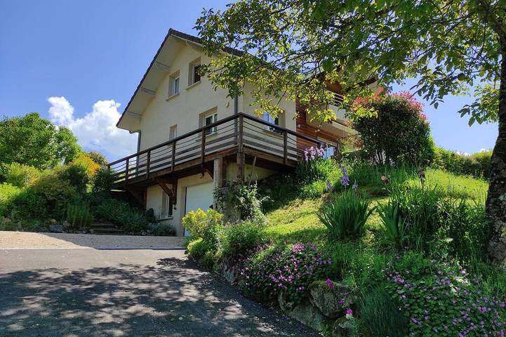 Chambre d’hôte pour 4 personnes, avec Terrasse et Jardin à Dullin