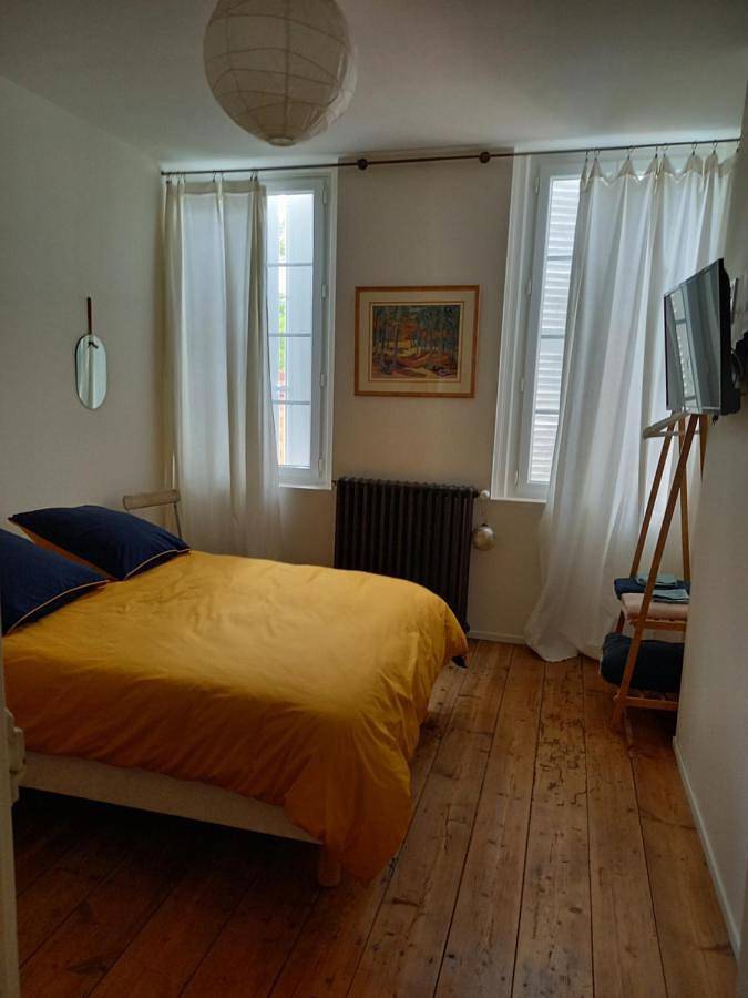Chambre d’hôte pour 2 personnes, avec terrasse ainsi que jardin et vue